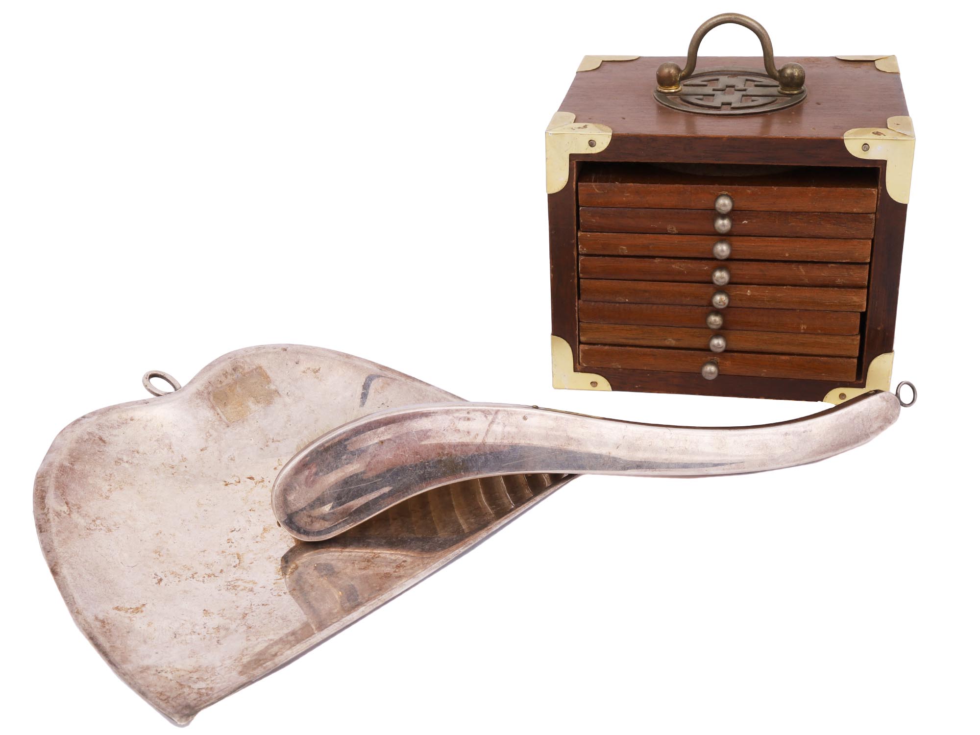 TABLE BROOM AND SHOVEL, CHINESE CORK COASTERS IOB PIC-
